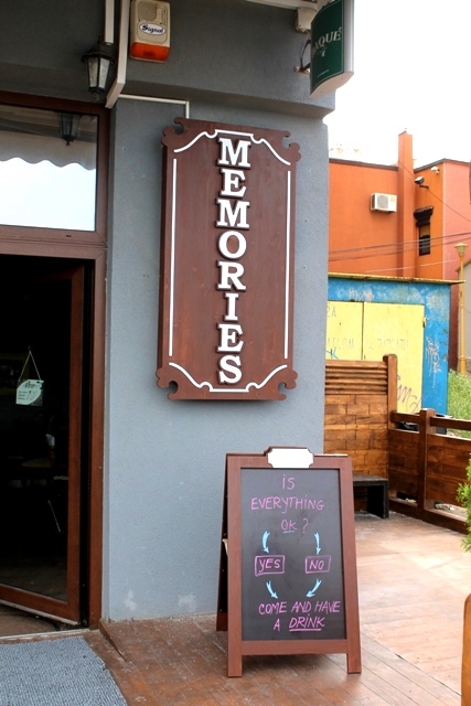 Firma luminoasa din lemn si iluminare cu leduri memories